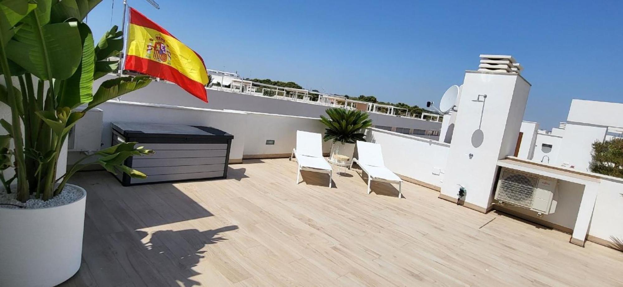 Penthouse In Torrevieja Apartment Exterior photo