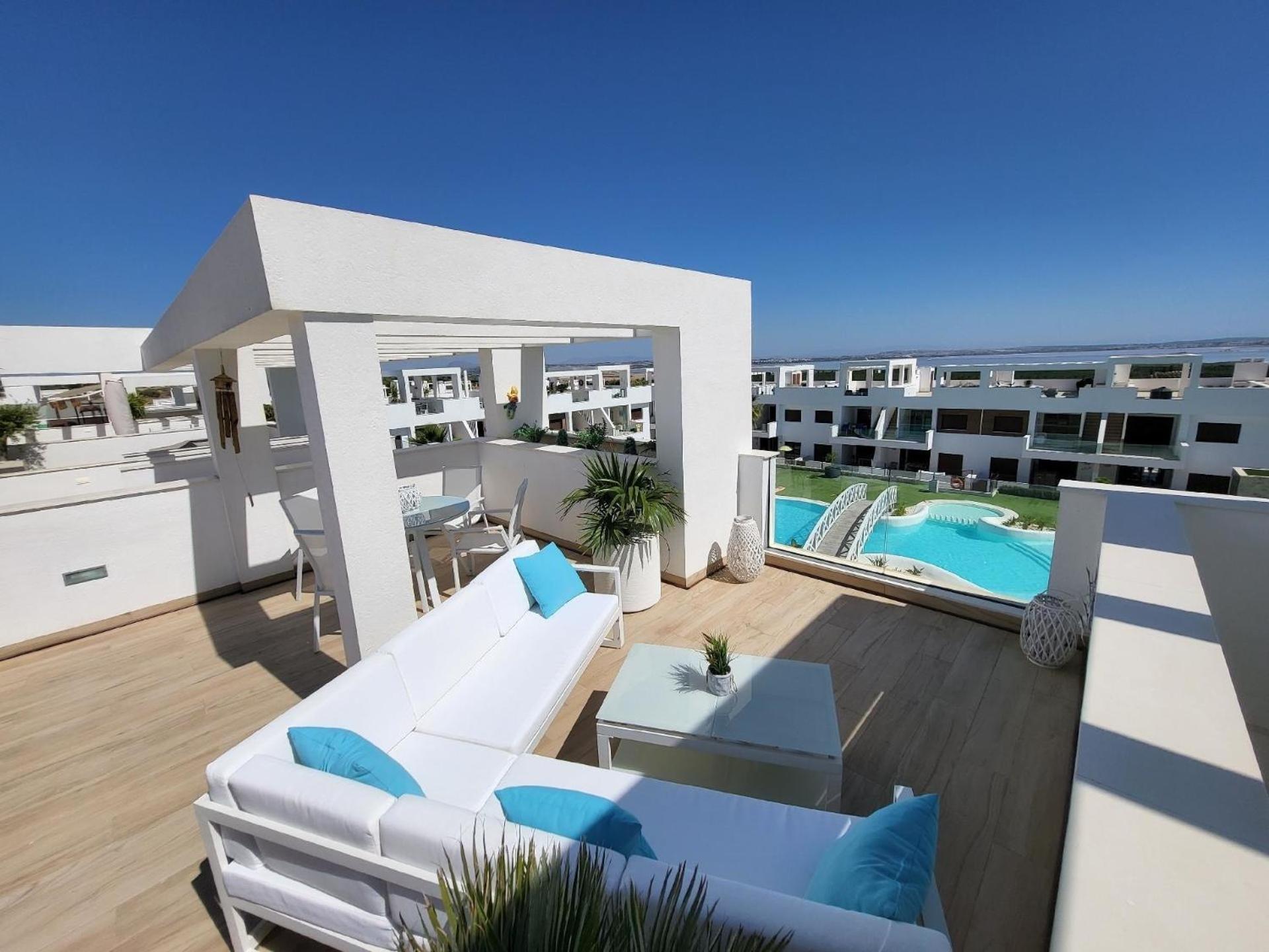 Penthouse In Torrevieja Apartment Exterior photo