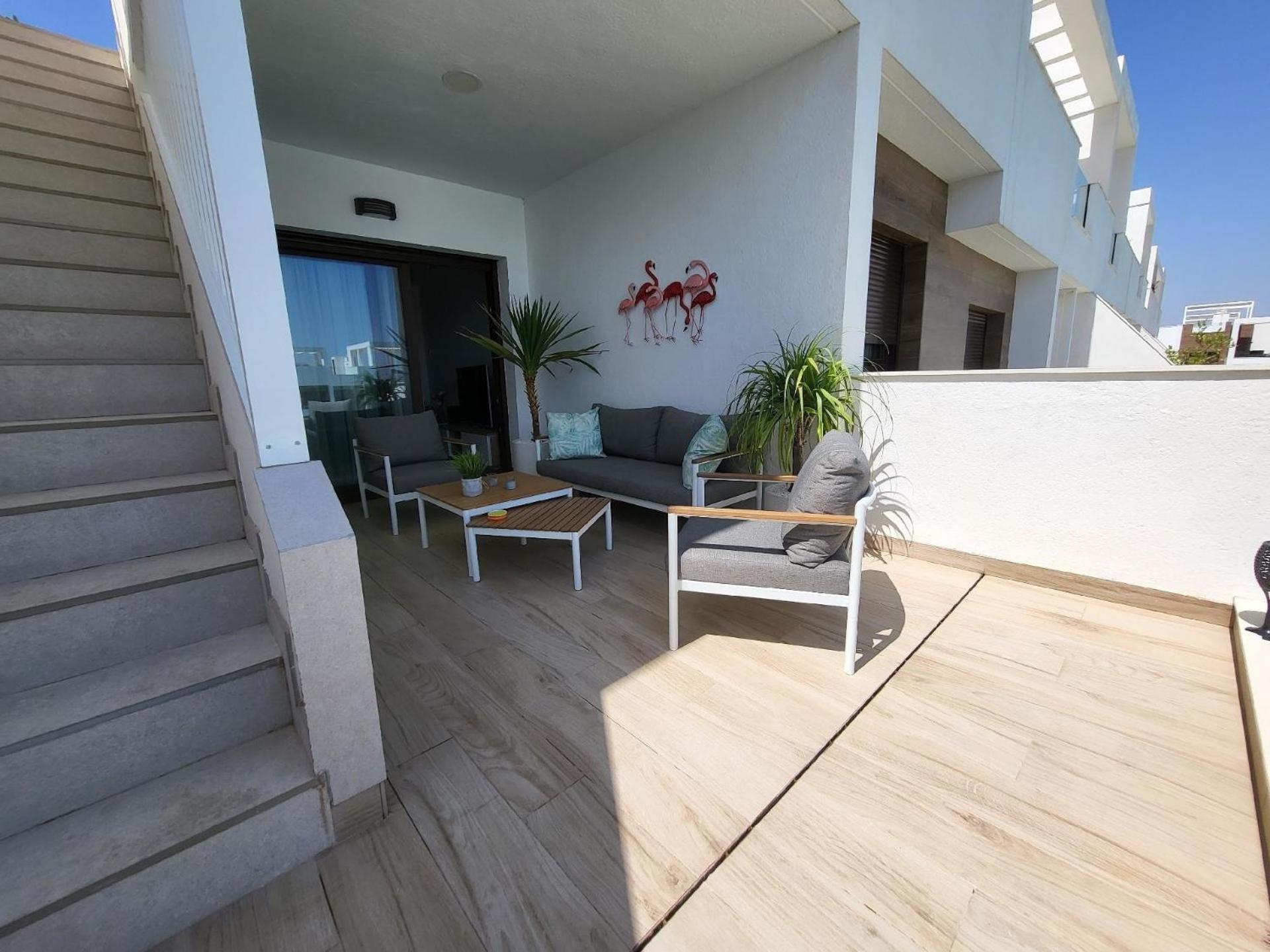 Penthouse In Torrevieja Apartment Exterior photo