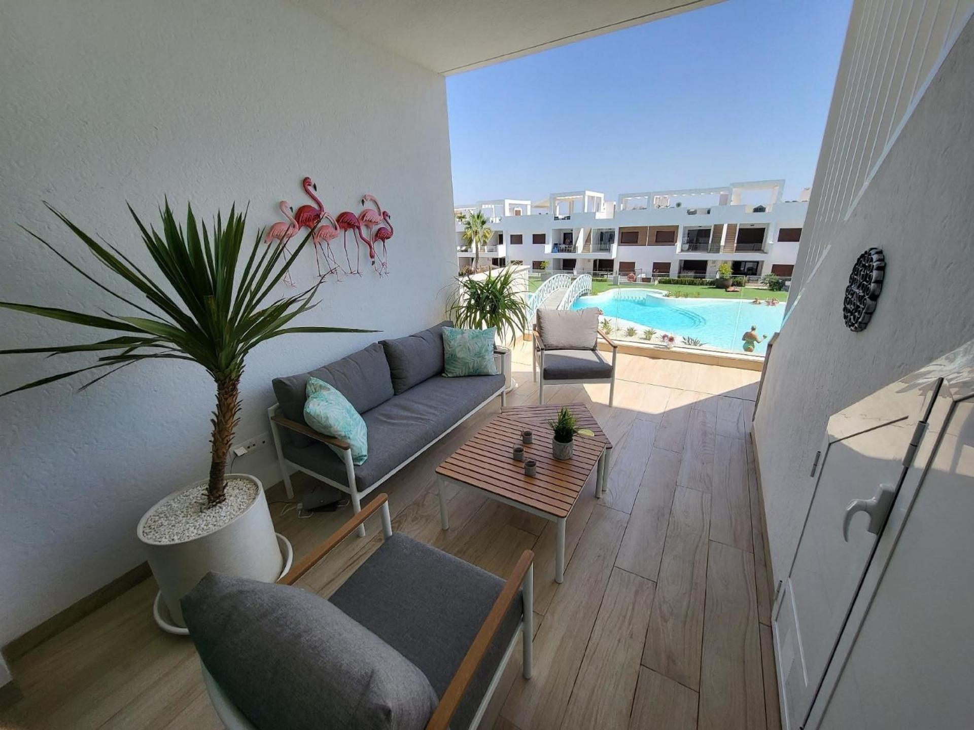 Penthouse In Torrevieja Apartment Exterior photo